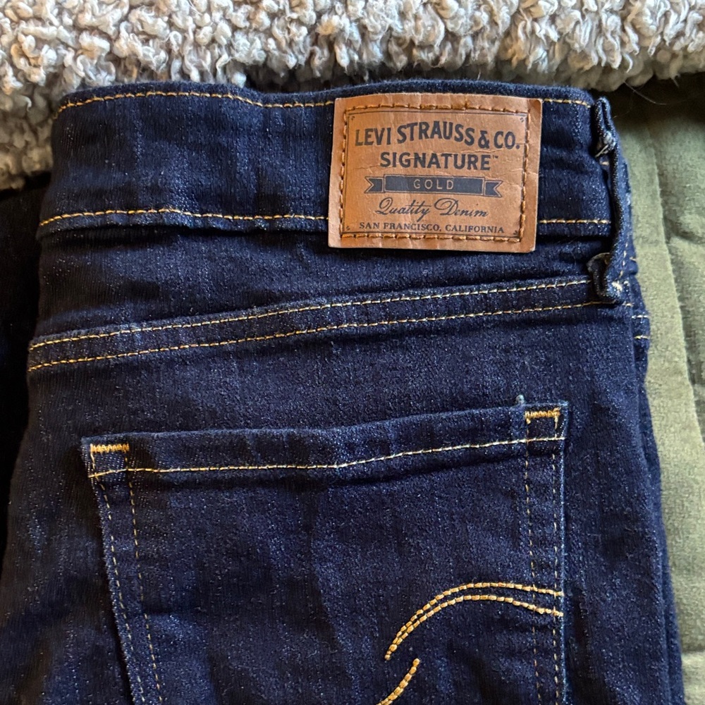 Worn once 6L